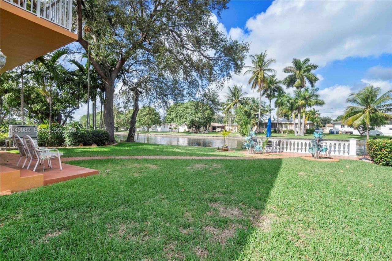 1231 NW 88th St, Miami, FL 33147 Photo