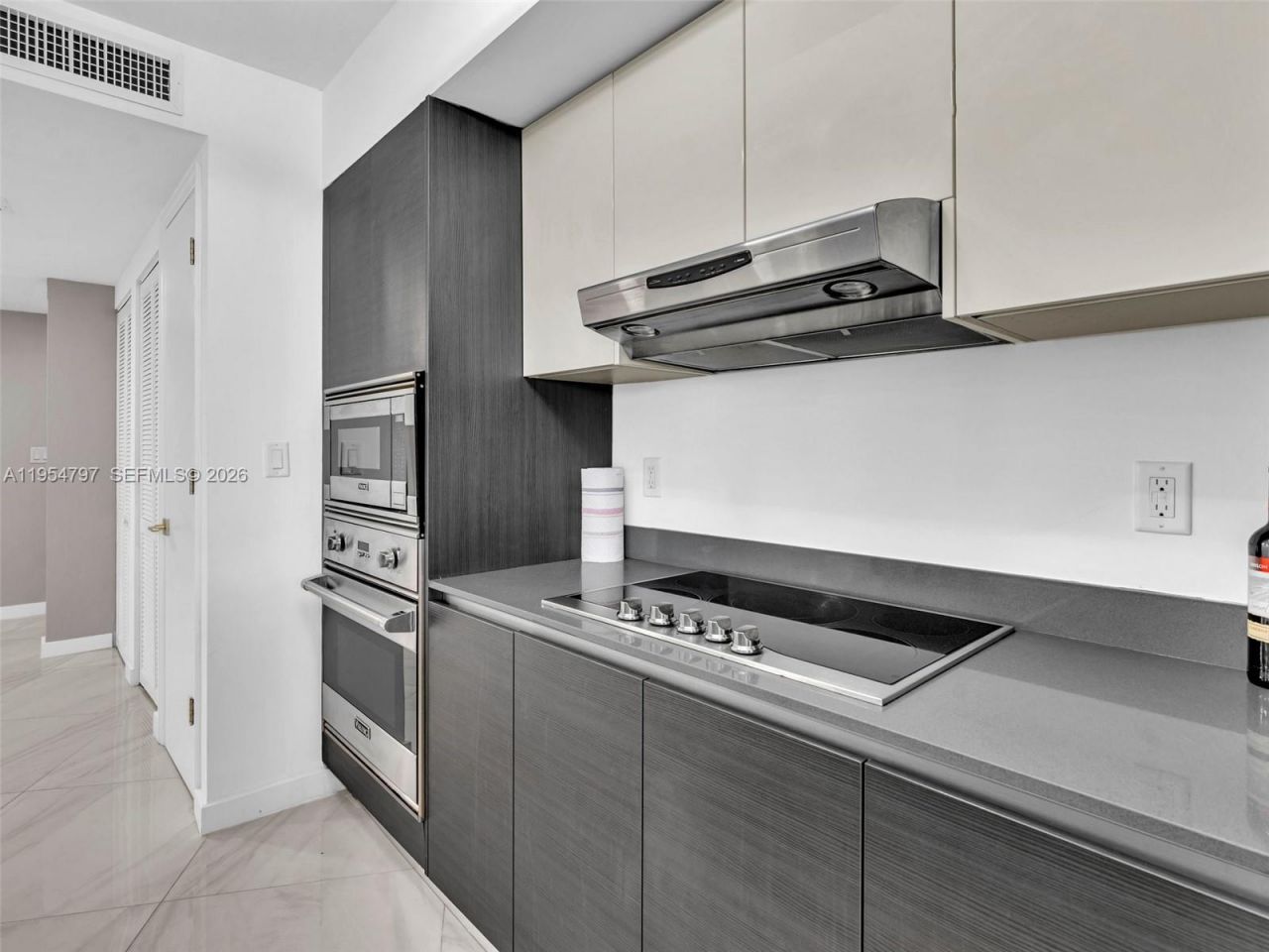 9821 E Bay Harbor Dr, Unit 302, Bay Harbor Islands, FL 33154 Photo