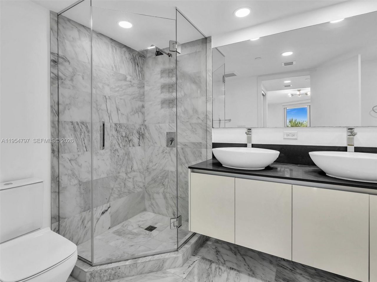 9821 E Bay Harbor Dr, Unit 302, Bay Harbor Islands, FL 33154 Photo