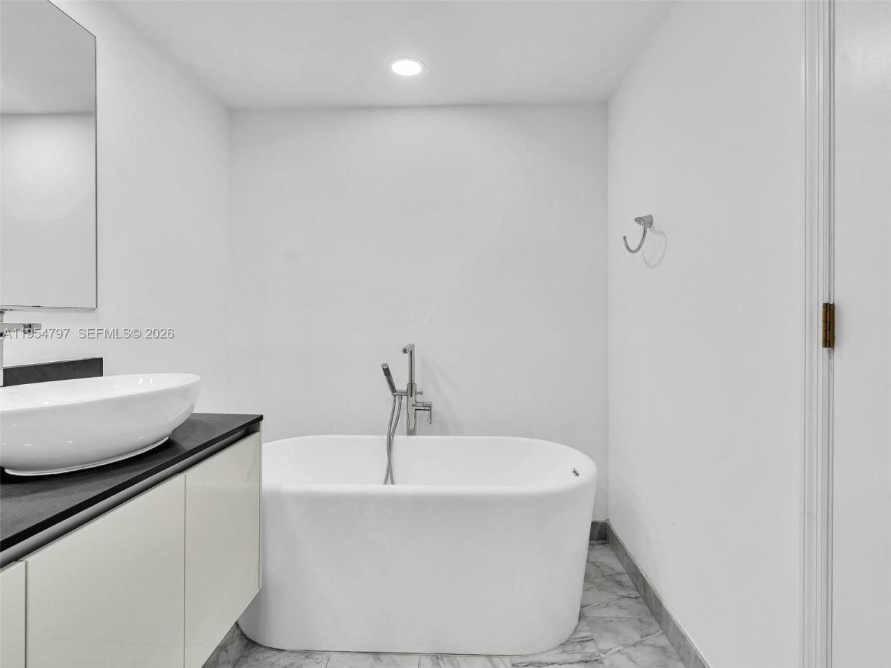 9821 E Bay Harbor Dr, Unit 302, Bay Harbor Islands, FL 33154 Photo