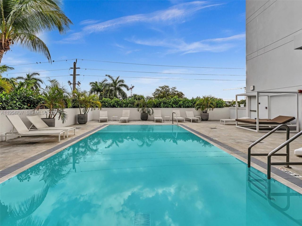 9821 E Bay Harbor Dr, Unit 302, Bay Harbor Islands, FL 33154 Photo