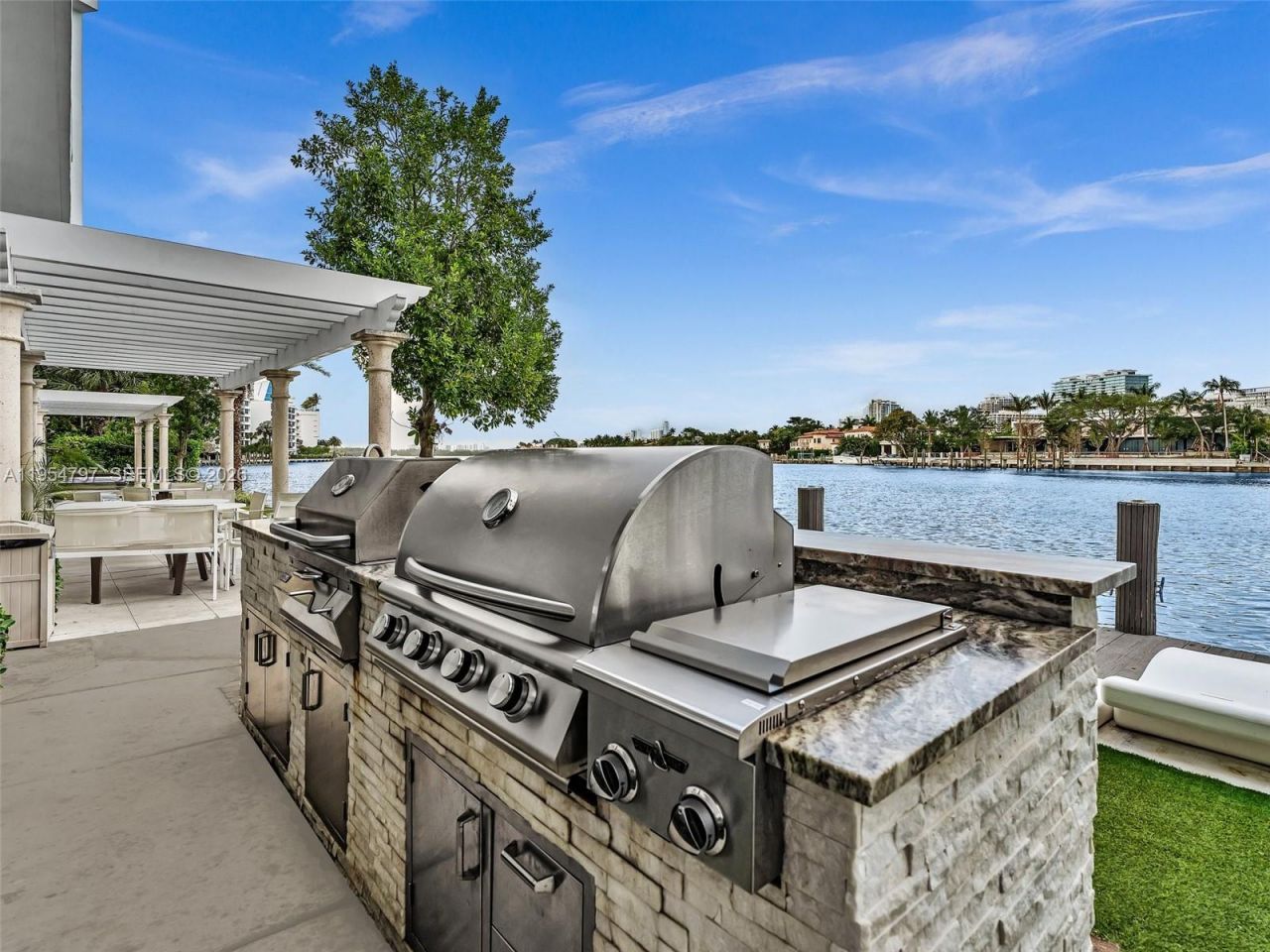 9821 E Bay Harbor Dr, Unit 302, Bay Harbor Islands, FL 33154 Photo