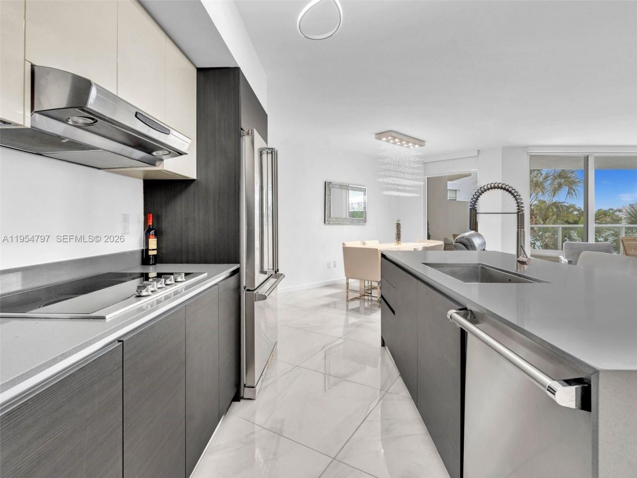 9821 E Bay Harbor Dr, Unit 302, Bay Harbor Islands, FL 33154 Photo