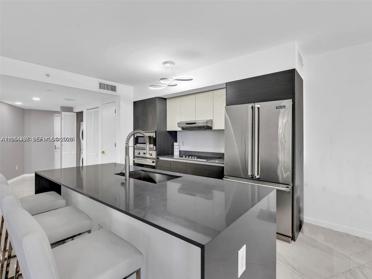 9821 E Bay Harbor Dr, Unit 302, Bay Harbor Islands, FL 33154 Photo