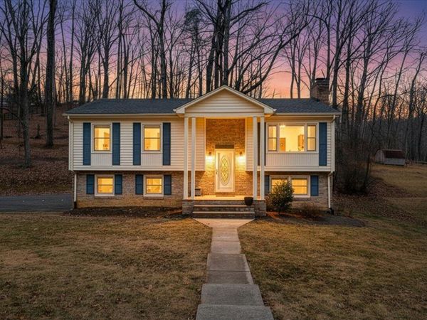 411 Pin Oak DR, Blue Ridge, VA 24064