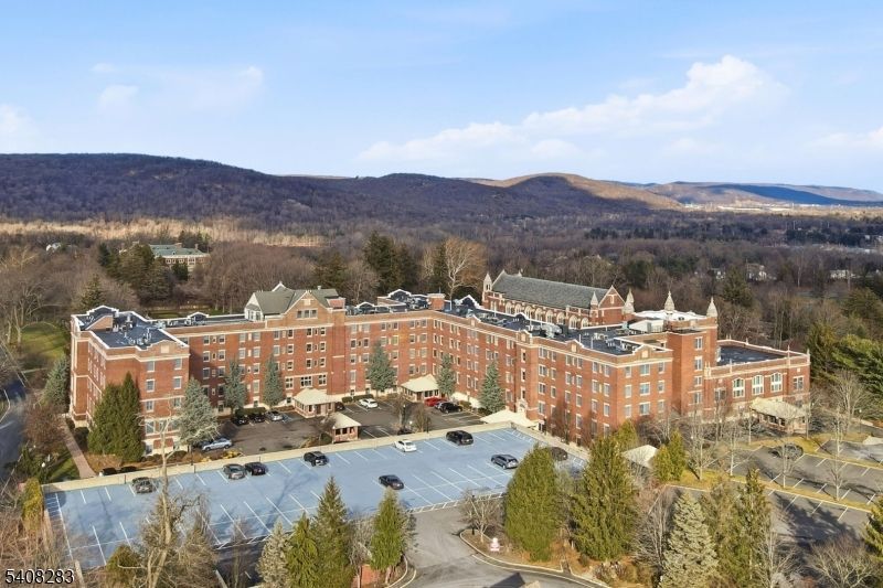 2301 Rio Vista Dr, Mahwah, NJ 07430 Main Photo