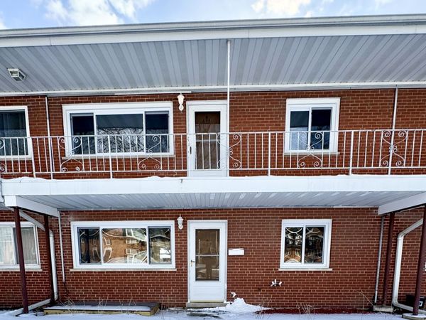 633 Dulles Road, Unit A, Des Plaines, IL 60016