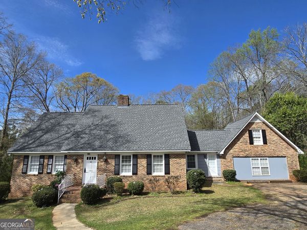 1903 Ridgewood Drive, West Point, GA 31833