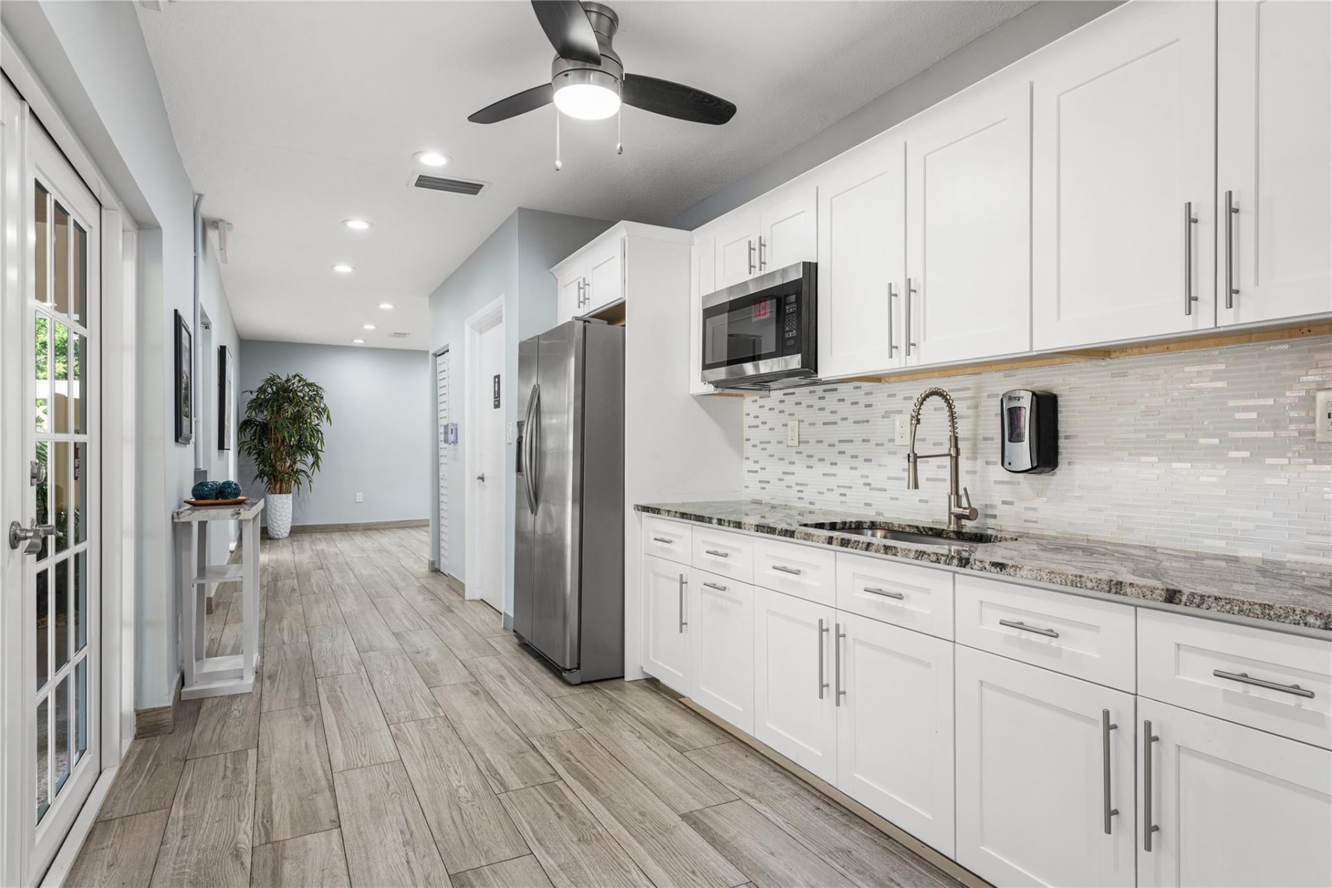 535 Oaks Drive, Unit 404, Pompano Beach, FL 33069 Photo