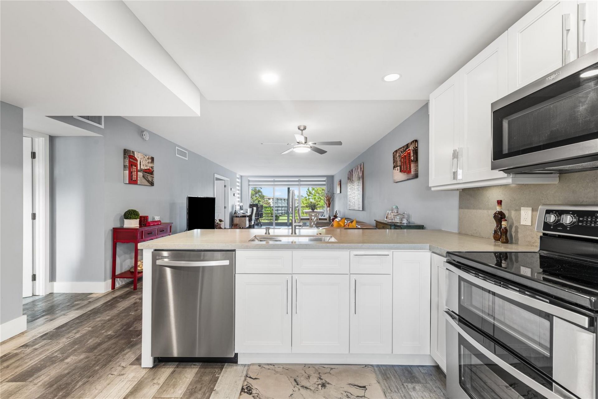 535 Oaks Drive, Unit 404, Pompano Beach, FL 33069 Photo