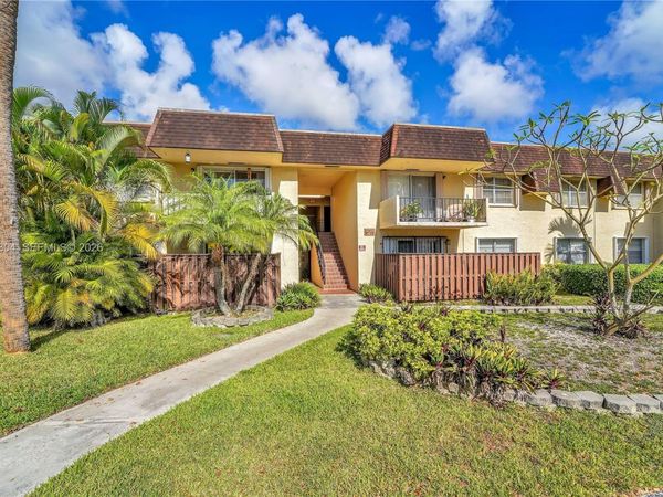 13720 SW 90th Ave, Unit 8, Miami, FL 33176