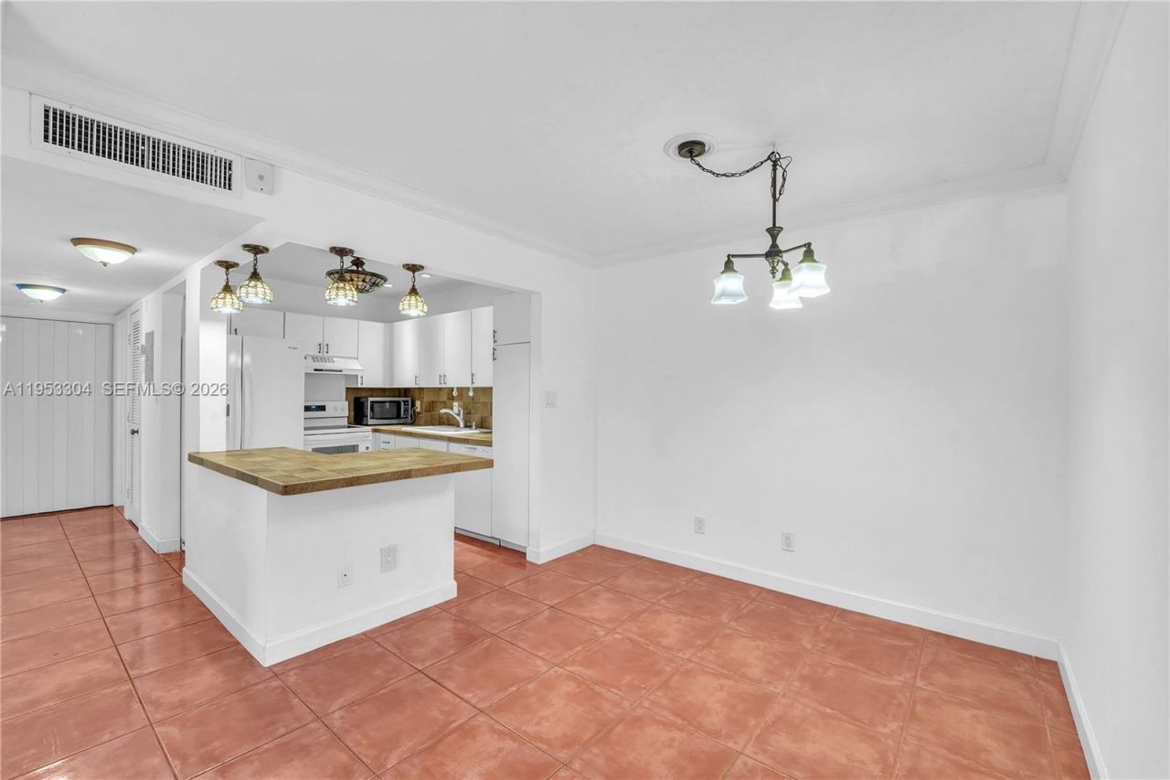 13720 SW 90th Ave, Unit 8, Miami, FL 33176 Photo