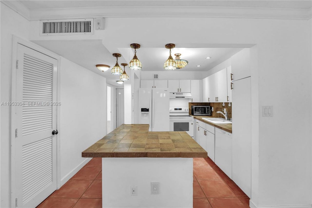 13720 SW 90th Ave, Unit 8, Miami, FL 33176 Photo