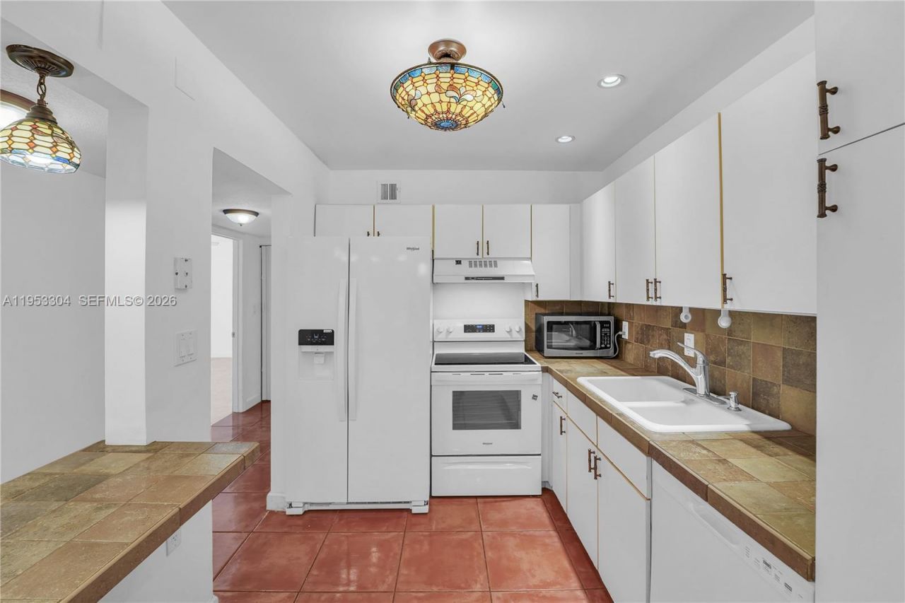 13720 SW 90th Ave, Unit 8, Miami, FL 33176 Photo