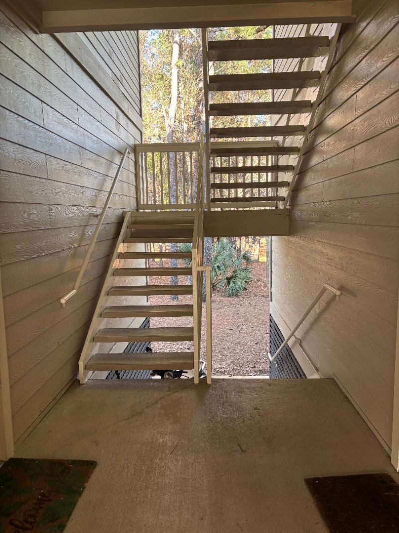 1600 Long Grove Drive Photo 11