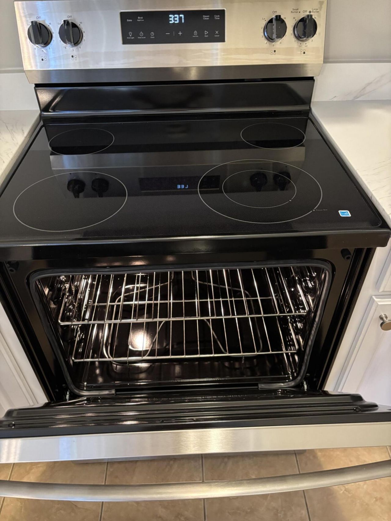 1600 Long Grove Drive Photo 13