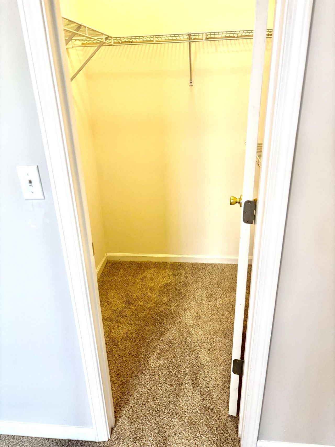 1600 Long Grove Drive Photo 17