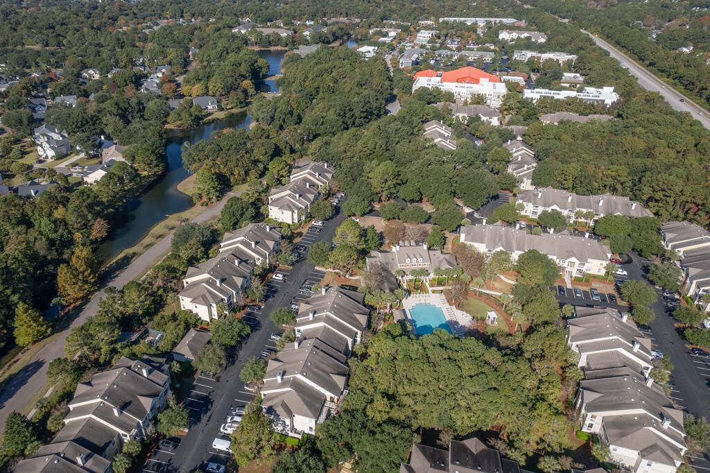 1600 Long Grove Drive Photo 3