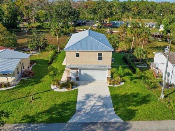 6435 FINANCE AVENUE, WEEKI WACHEE, FL 34607