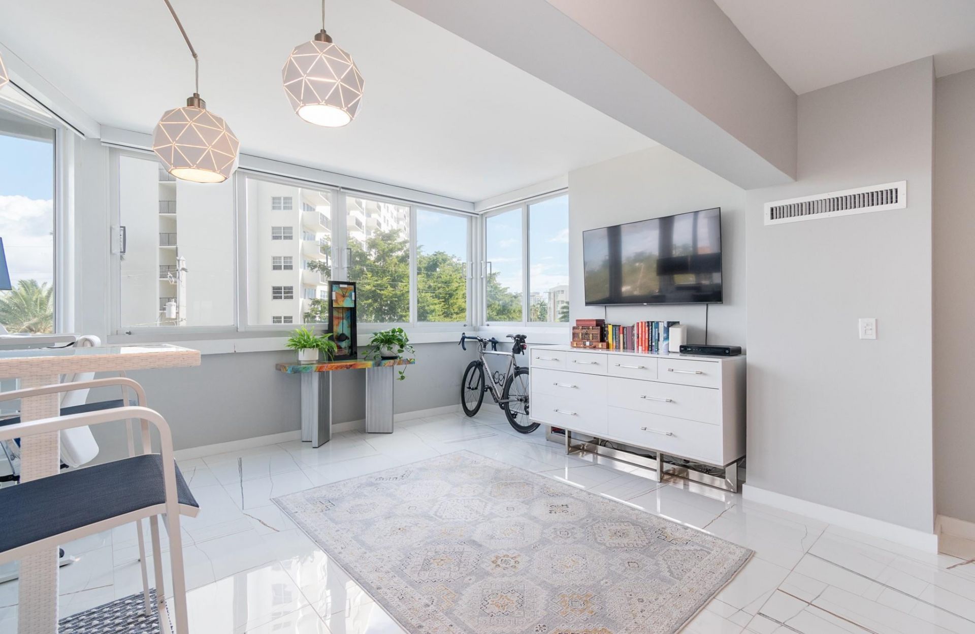 333 Sunset Drive, Unit 105, Fort Lauderdale, FL 33301 Photo