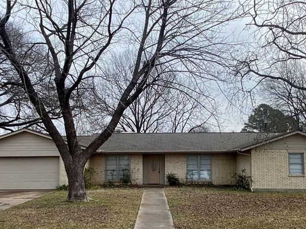 2004 Blue Bird Circle, Bonham, TX 75418
