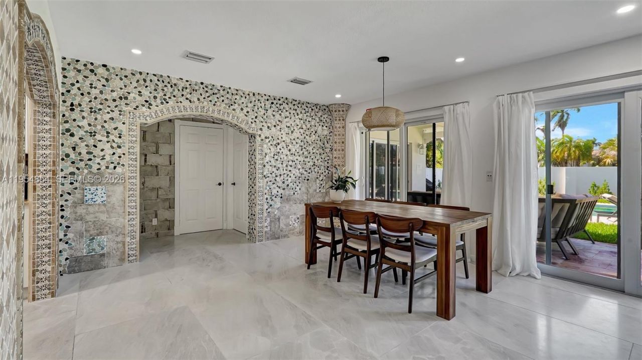 1311 Pierce St, Hollywood, FL 33019 Photo