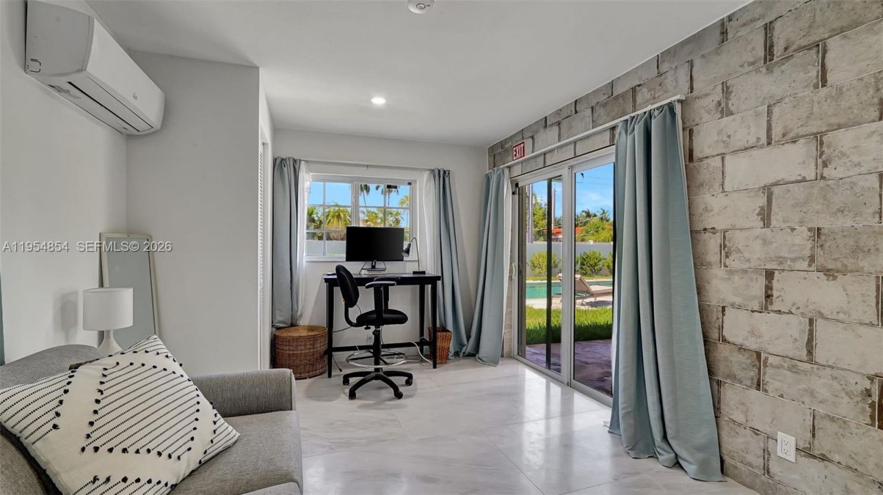 1311 Pierce St, Hollywood, FL 33019 Photo