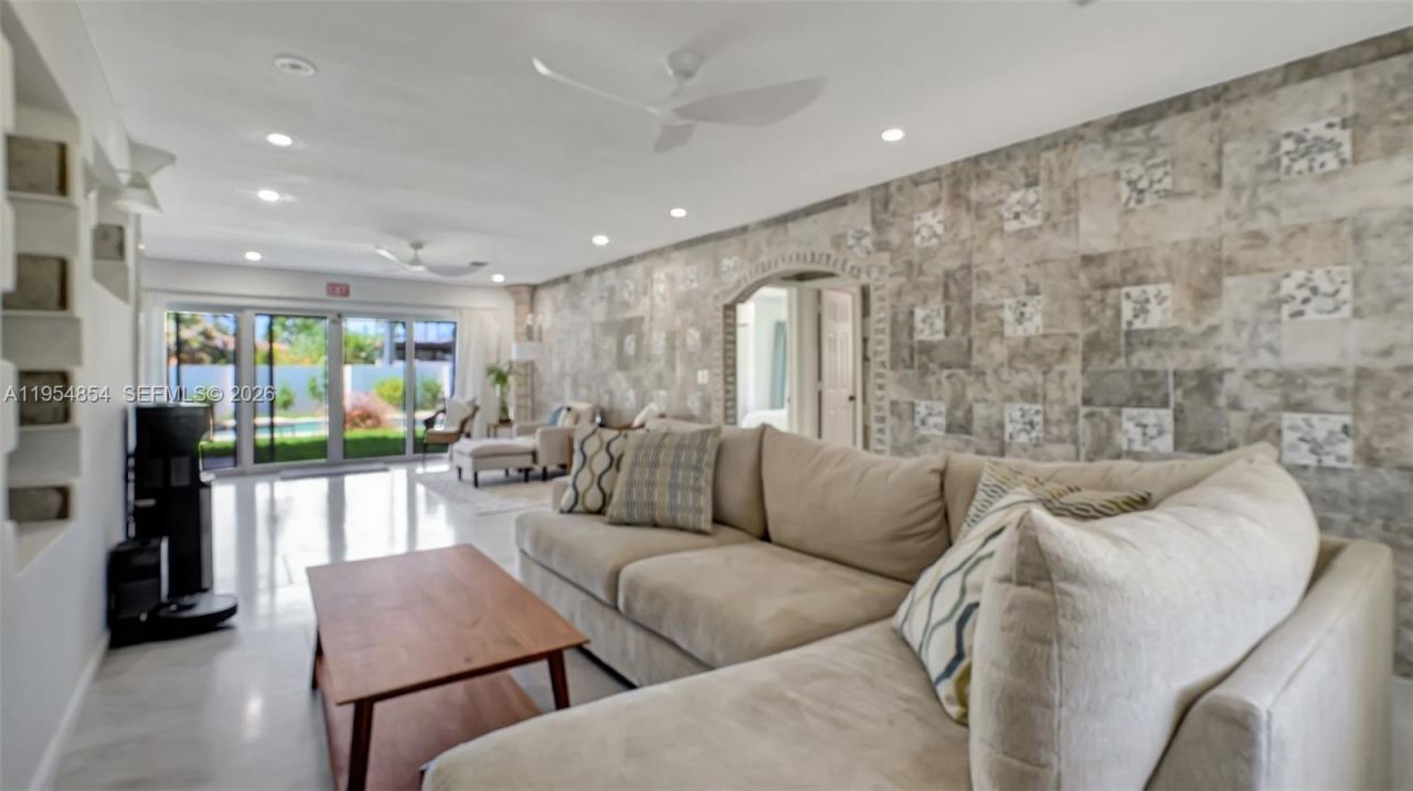 1311 Pierce St, Hollywood, FL 33019 Photo