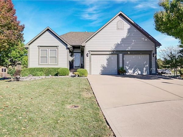 15402 S Hillside Street, Olathe, KS 66062