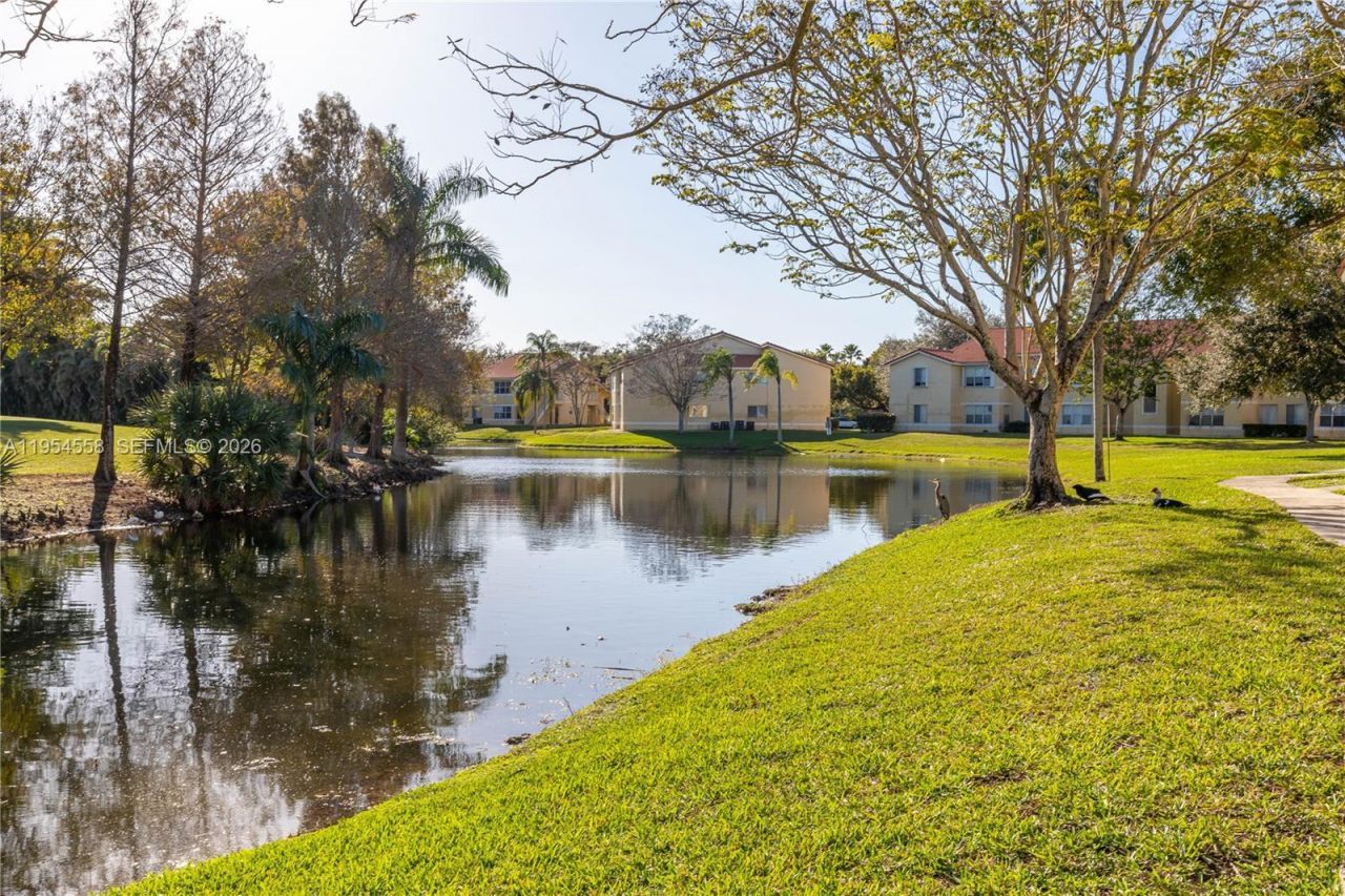 12760 Vista Isles Dr, Unit 711, Sunrise, FL 33325 Photo