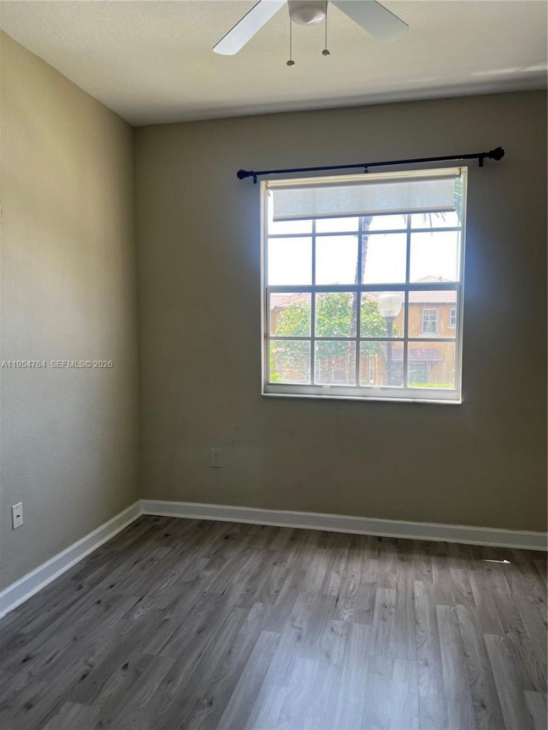 9353 SW 227th St, Unit 3-21, Cutler Bay, FL 33190 Photo