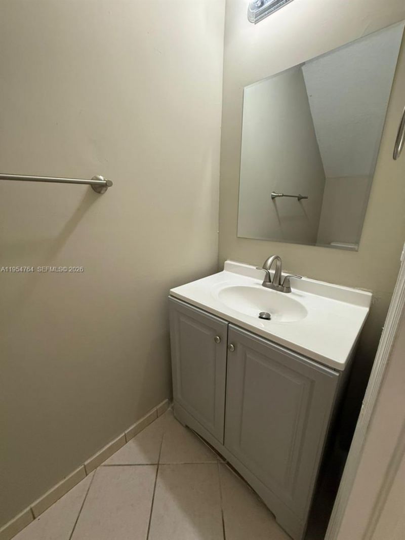 9353 SW 227th St, Unit 3-21, Cutler Bay, FL 33190 Photo