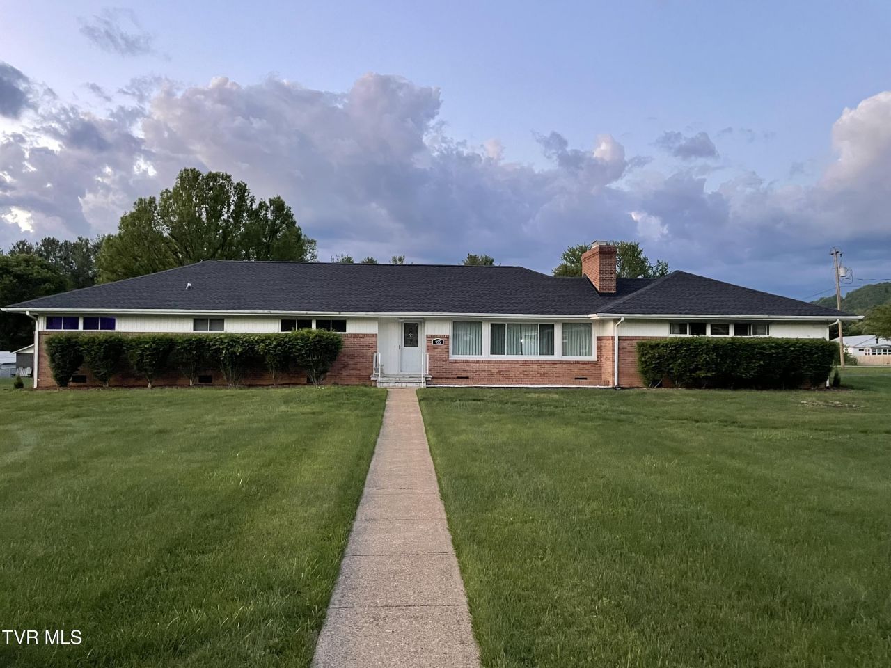 955 9th Street, Erwin, TN 37650 Main Photo