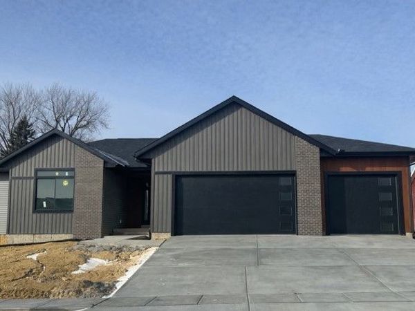 1218 S. 2nd Street, Eldridge, IA 52748