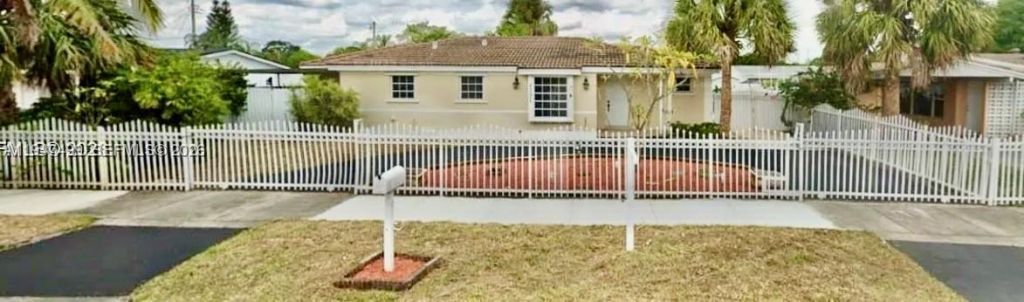 4331 NW 185th St, Miami Gardens, FL 33055 Photo