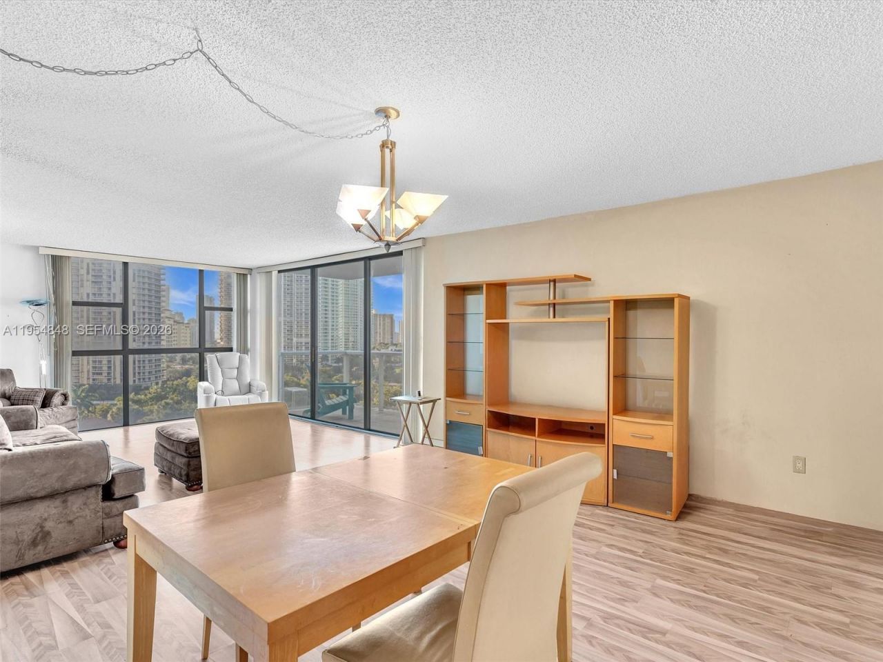 3731 N Country Club Dr, Unit 1223, Aventura, FL 33180 Photo