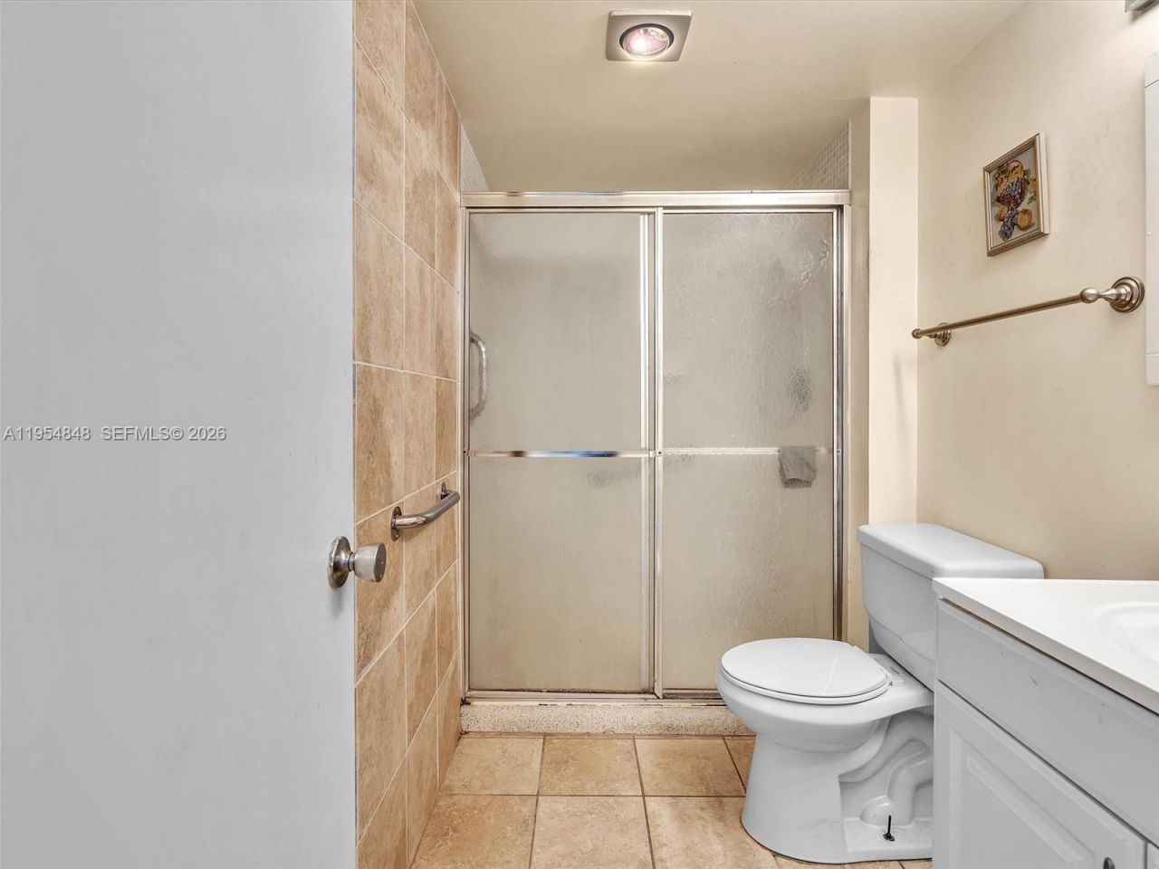 3731 N Country Club Dr, Unit 1223, Aventura, FL 33180 Photo