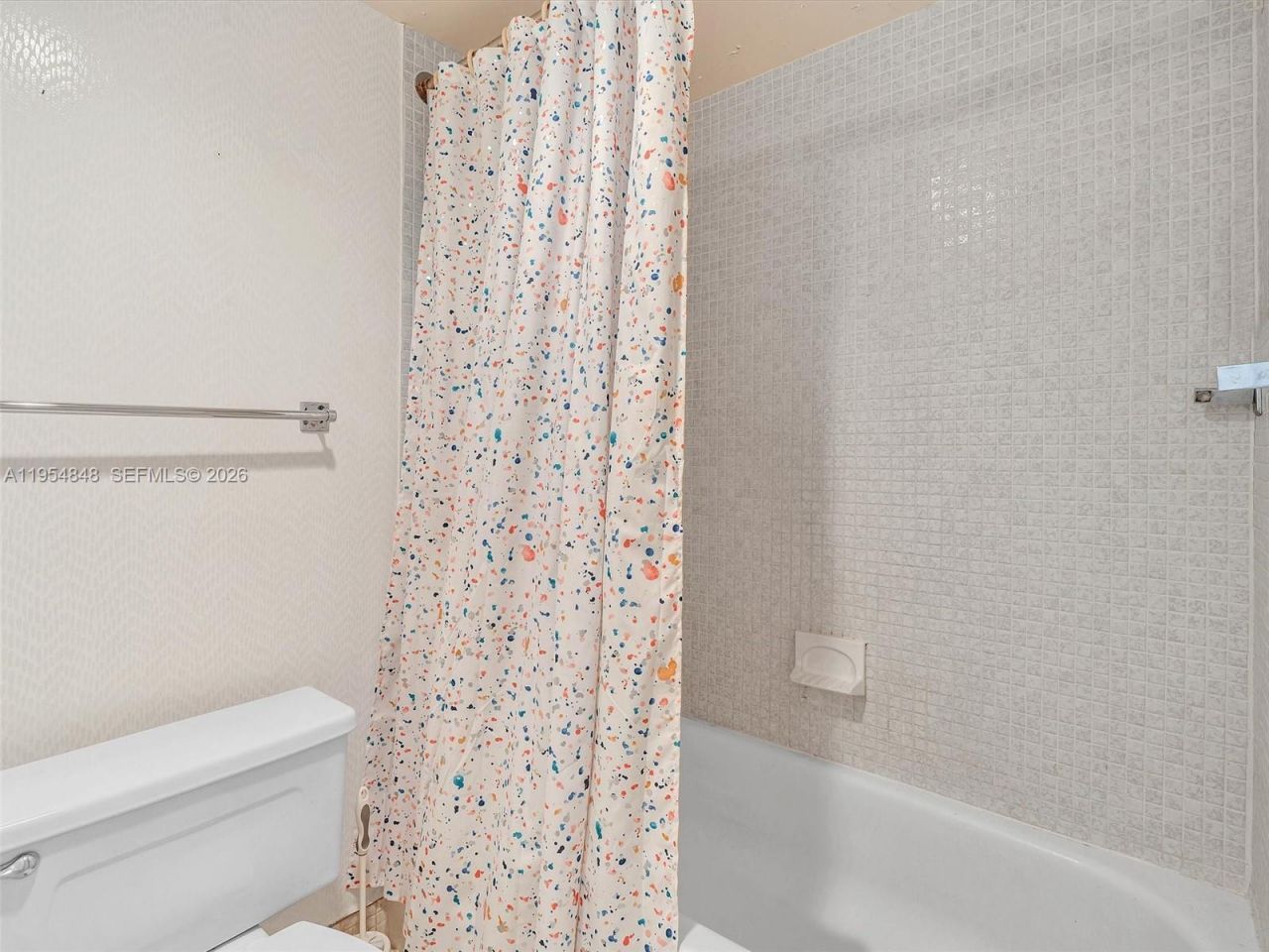 3731 N Country Club Dr, Unit 1223, Aventura, FL 33180 Photo