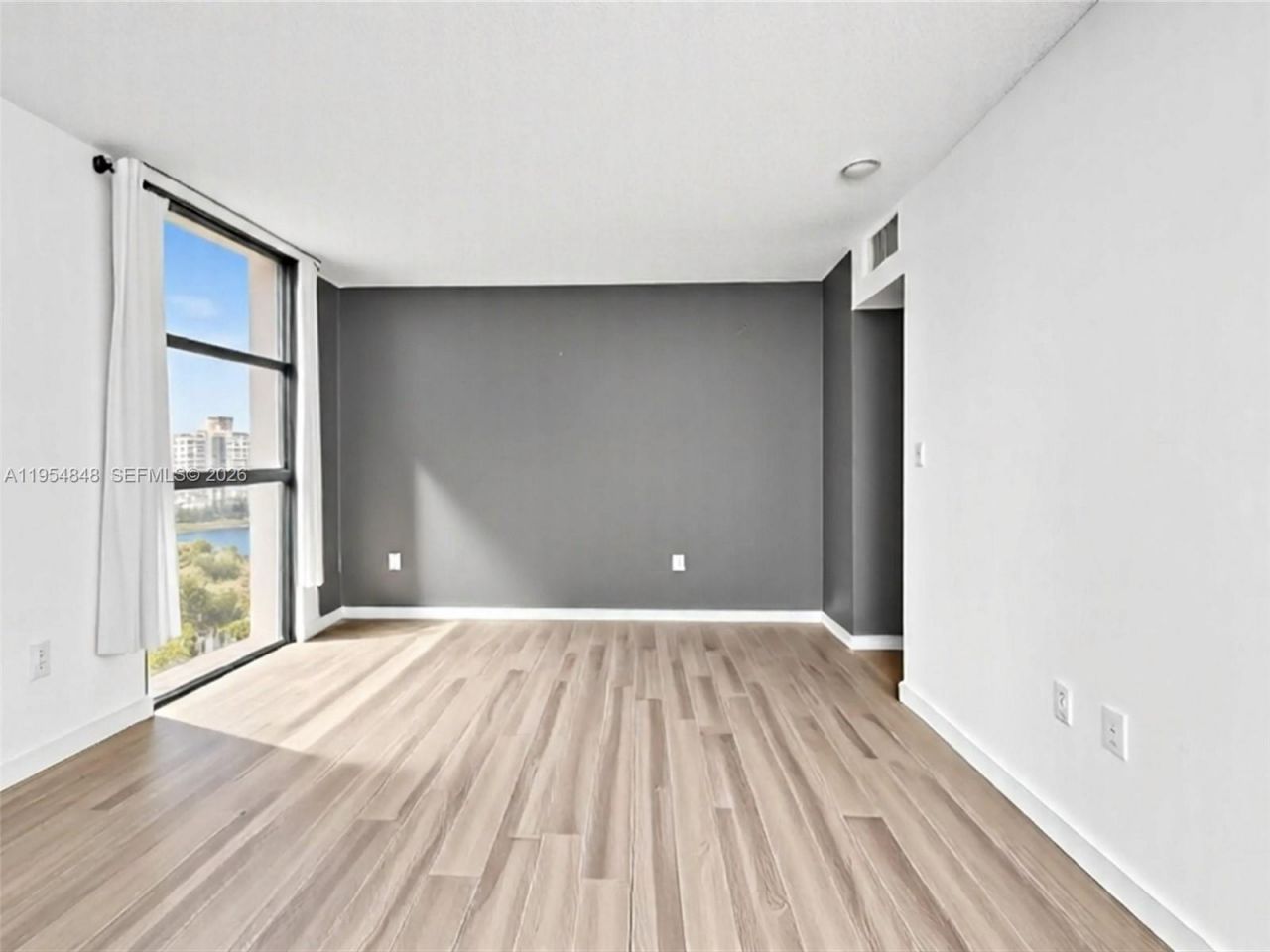 3731 N Country Club Dr, Unit 1223, Aventura, FL 33180 Photo