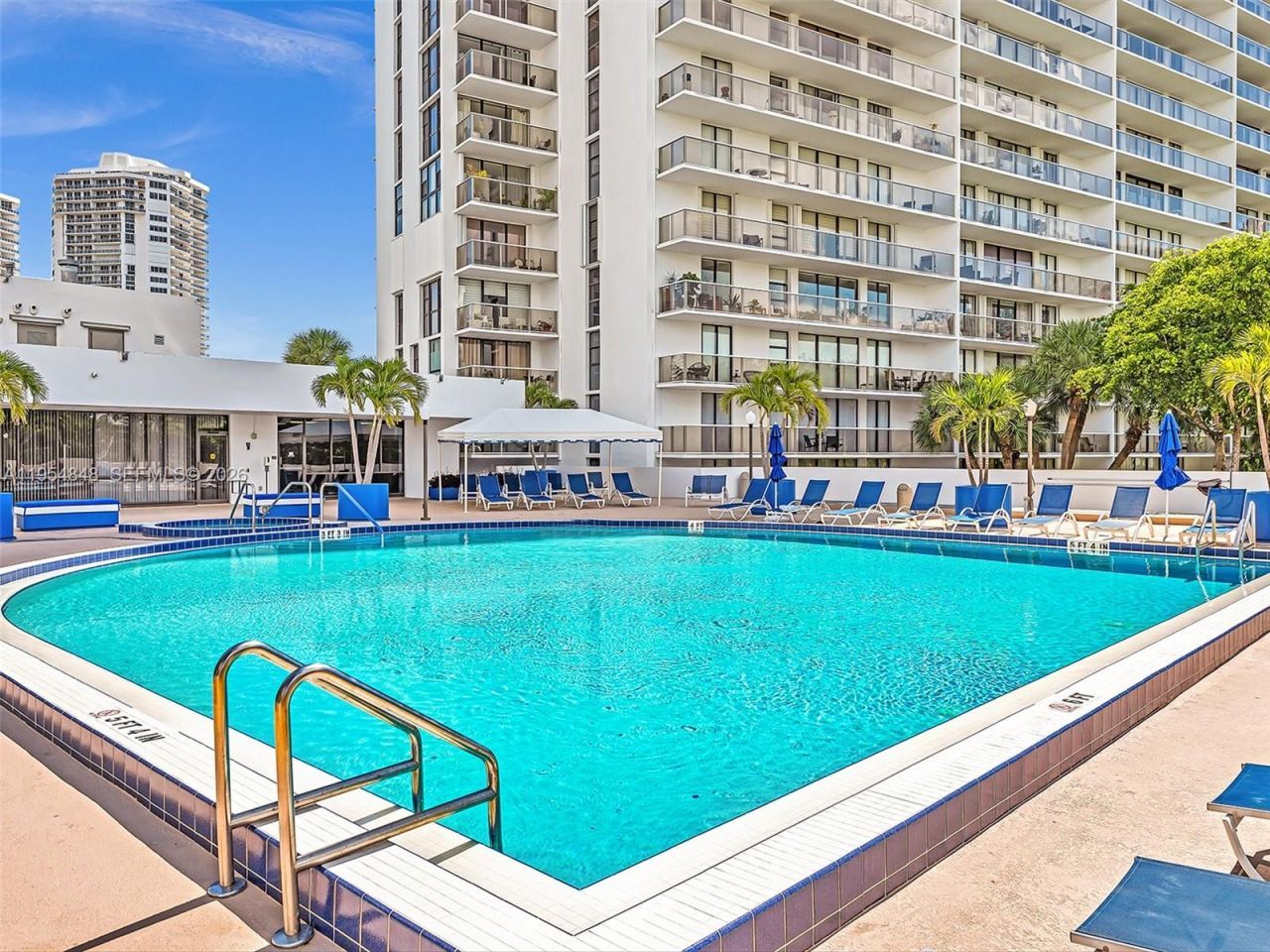 3731 N Country Club Dr, Unit 1223, Aventura, FL 33180 Photo