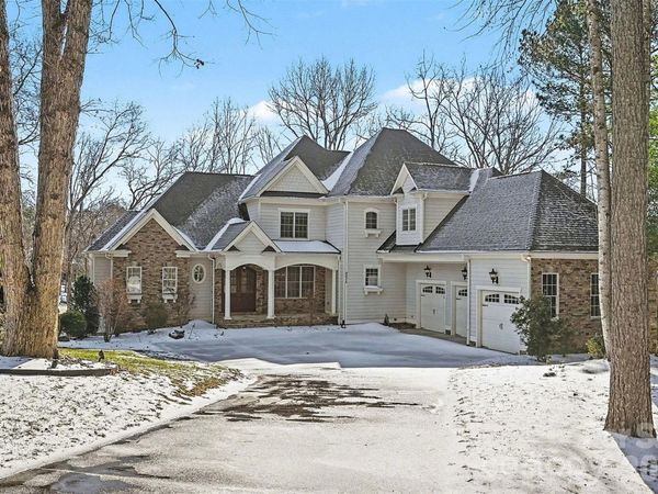 4526 Island Waters Drive, Denver, NC 28037