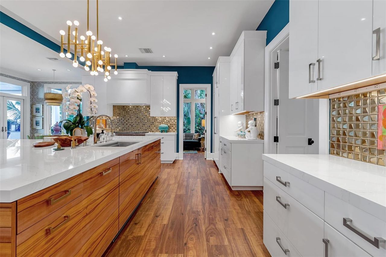 1204 Hillview Drive, Sarasota, FL 34239 Photo