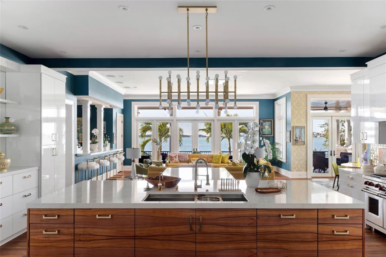 1204 Hillview Drive, Sarasota, FL 34239 Photo