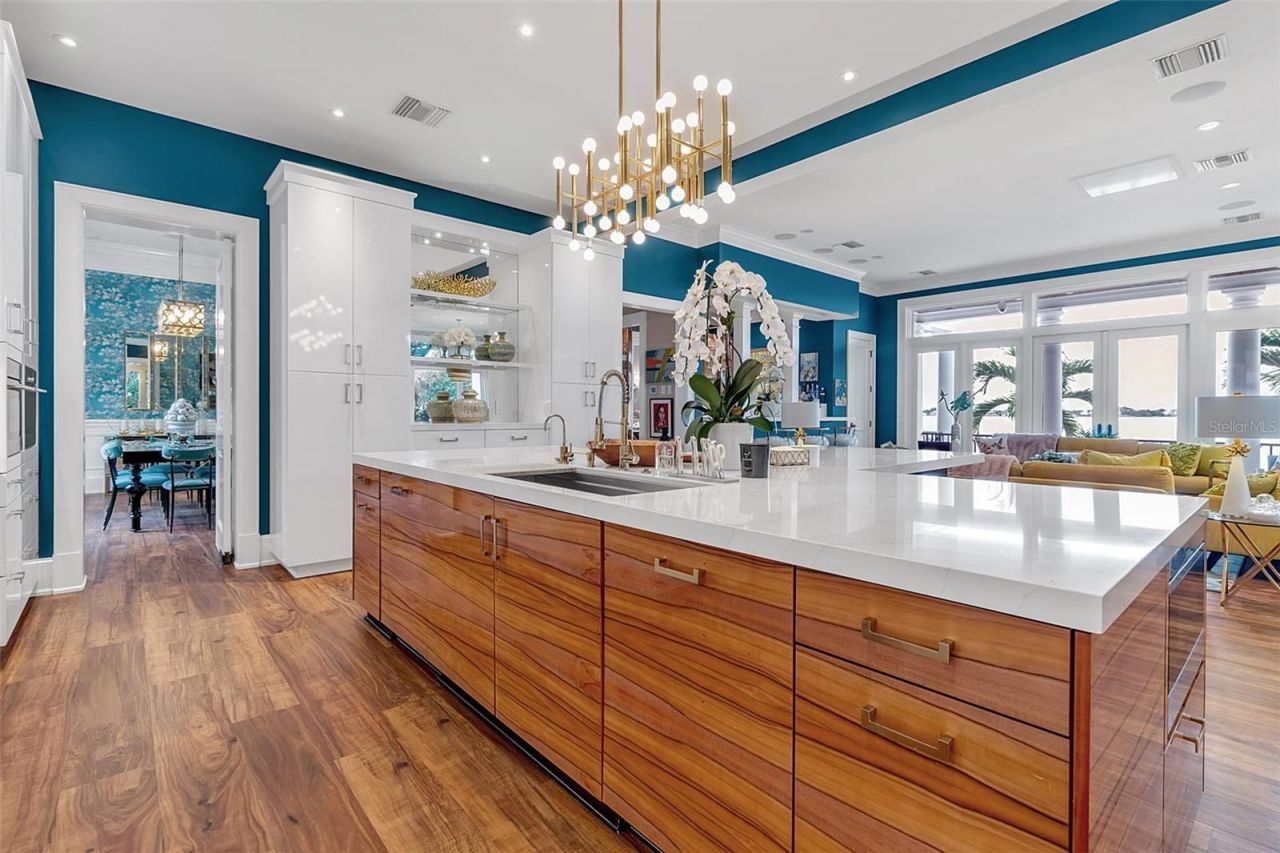 1204 Hillview Drive, Sarasota, FL 34239 Photo