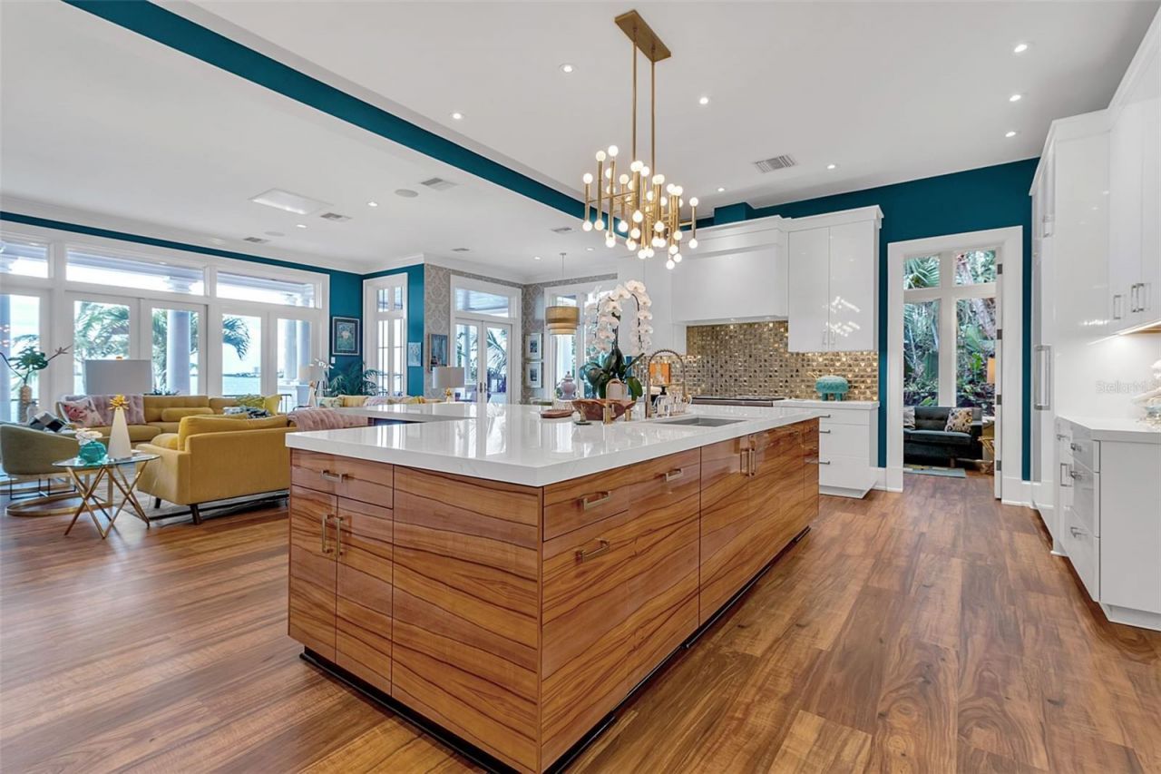 1204 Hillview Drive, Sarasota, FL 34239 Photo