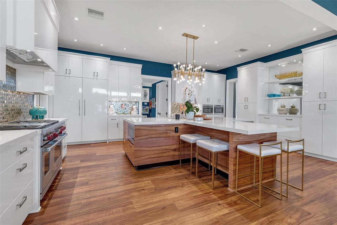 1204 Hillview Drive, Sarasota, FL 34239 Photo