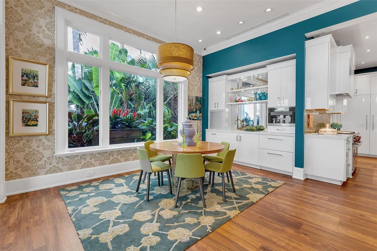 1204 Hillview Drive, Sarasota, FL 34239 Photo