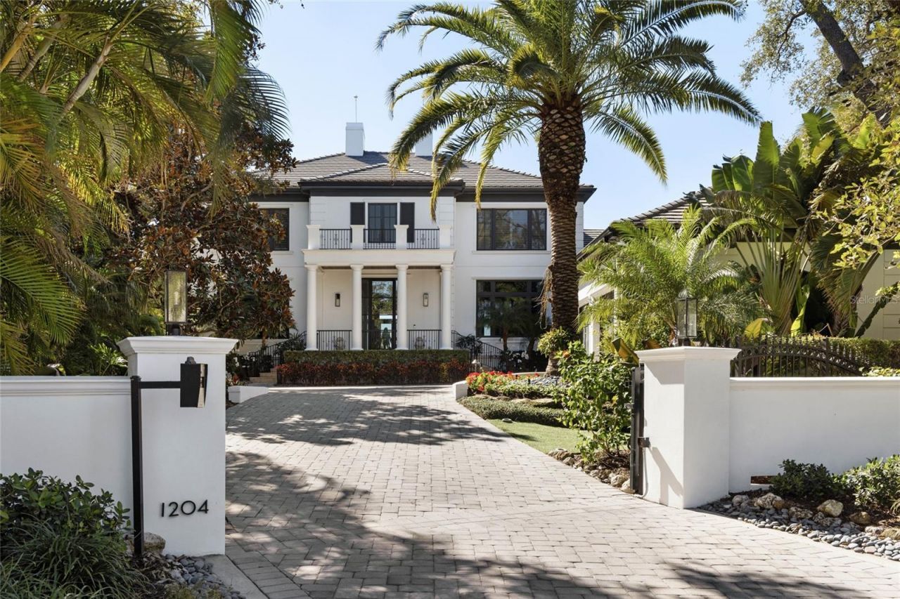 1204 Hillview Drive, Sarasota, FL 34239 Photo