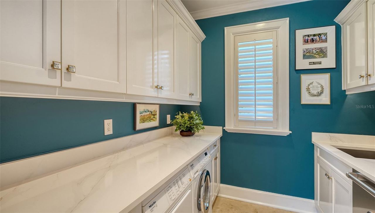 1204 Hillview Drive, Sarasota, FL 34239 Photo