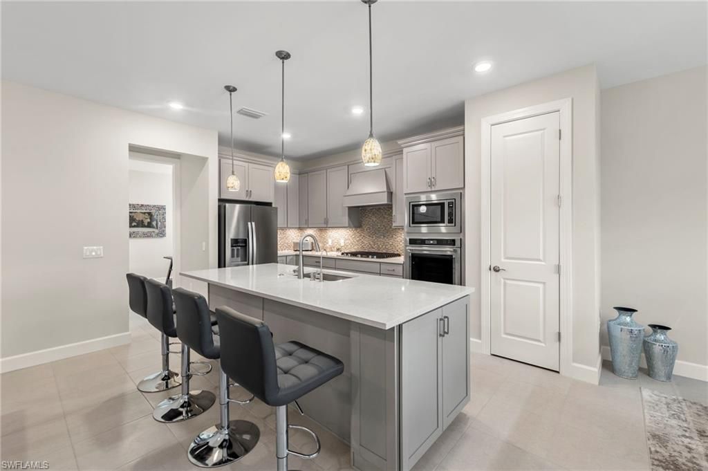 2147 Yellowfin Cir, Naples, FL 34114 Photo